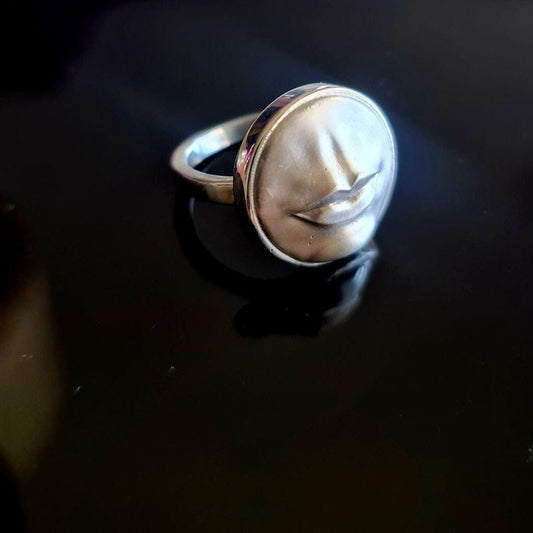 lips ring - 925 sterling silver -sleek & modern design