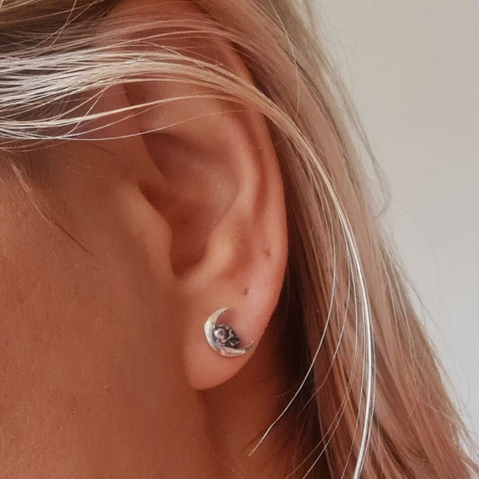 Gothic Skull Crescent Stud Earrings: 925 Sterling Silver