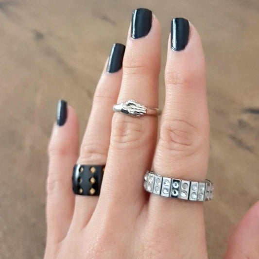 Holding Hands Ring:  925 Sterling Silver Romantic Love Symbol