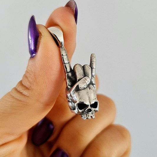 Gesture Rock On Skull Pendant: 925 Sterling Silver ROCKIN' HEAD PENDANT