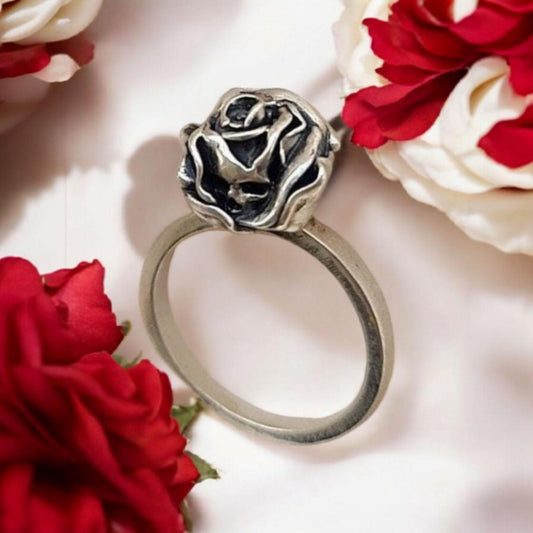 Rose Skull Ring - Handmade 925 sterlingsilver - Gothic promise ring