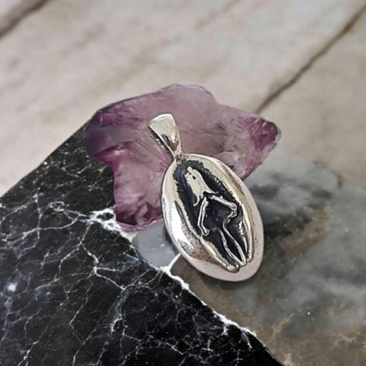 Vulva Pendant Necklace, 925 Sterling Silver, Feminist Jewelry, Yoni Necklace, Handmade Anatomical Jewelry